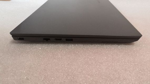 Ноутбук Lenovo V130-14IKB / 14" TN / Core i3-6006U (2(4) ядра по 2GHz) / 4GB DDR4 / 120GB SSD / HD Graphics 520 / WebCam б/в | Зображення 8