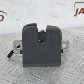 Замок кришки багажника Volkswagen Polo 2001-2009 Замок задньої двері Фольксваген Поло 6Q6827505B