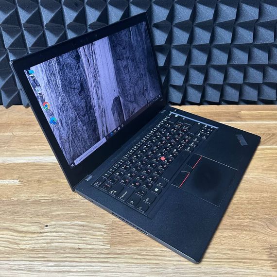 Ультрабук Lenovo ThinkPad A485 / 14" (1920x1080) IPS Touch / AMD Ryzen 3 Pro 2300U (4 ядра по 2.0 - 3.4 GHz) / 8 GB DDR3 / 256 GB SSD / AMD Radeon Vega 6 Graphics / WebCam б/у | Зображення 4