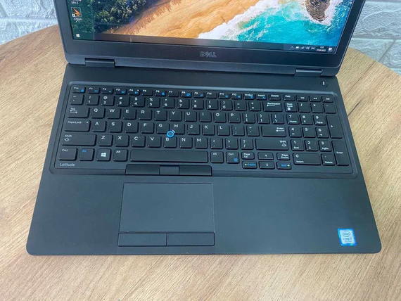 Ноутбук Сенсорный Dell Latitude E5580 15.6"FHD/IPS/i7 7820HQ/16/SSD256/940MX-2Gb | Зображення 4