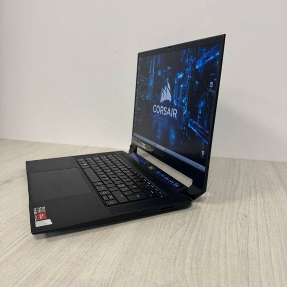 Игровой ноутбук Corsair Voyager A1600 / 16" (2560x1600) IPS / AMD Ryzen 9 6900HS (8 (16) ядер по 3.3 - 4.9 GHz) / 16 GB DDR5 / 512 GB SSD / AMD Radeon RX 6800M, 12 GB GDDR6, 192-bit / WebCam б/у | Зображення 5