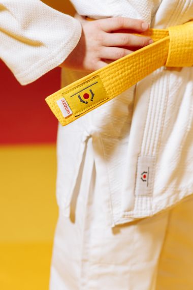 Біле дитяче кімоно для хлопчиків, дзюдо, TM BUDOGI серія BEGINNER, зріст 140 см, щільність 350 гр/м.кв. | Зображення 3