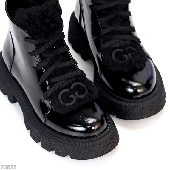 Дизайнерські чорні лакові глянсові шкіряні черевики з галявкою | Зображення 1