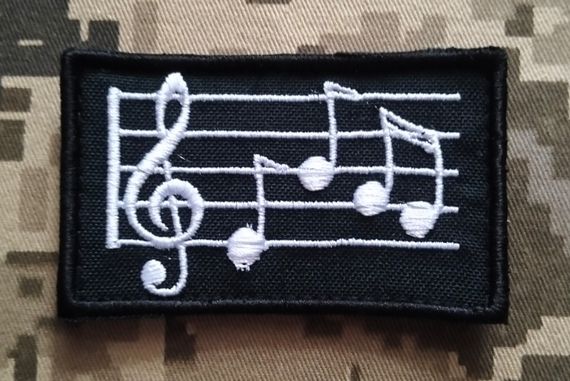 Шеврон ноты музыкант