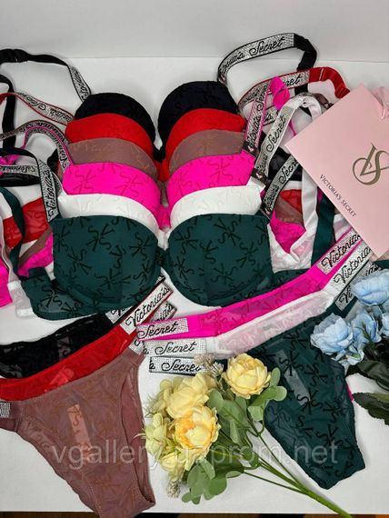 Комплект жіночої спідньої білизни зі стразами Victoria's Secret з принтом VS | Зображення 3