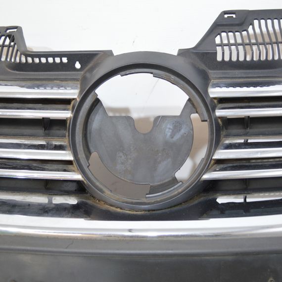 Решітка радіатора Volkswagen Golf V Jetta 2003-2009 Решітка переднього бампера Фольксваген Гольф 5 1K5853653 | Зображення 2