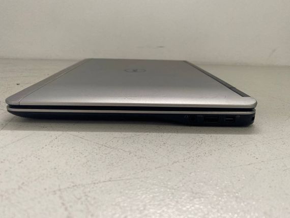 Нетбук Б-клас Dell Latitude E7240 / 12.5" (1366x768) TN / Intel Core i7-4600U (2 (4) ядра по 2.1 - 3.3 GHz) / 8 GB DDR3 / 256 GB SSD / Intel HD Graphics 4400 / WebCam б/в | Зображення 3