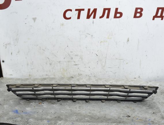 Решітка в бампер центральна Ford Fiesta VII 2012-2017 Решітка бампера центральна Форд Фієста 7 C1BB17K945AA | Зображення 3