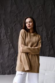 Светр жіночий