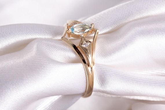 Кольцо из желтого золота с топазом 14.5 | Зображення 5