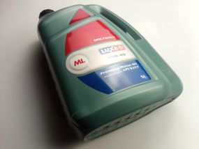 Олива моторна 15W-40 мінеральна LUXE Molybden 5 л.