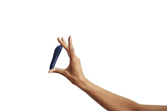 Мощная вибропуля Tango X Midnight Blue by We-Vibe, 7 режимов вибрации, 8 уровней интенсивности | Зображення 3