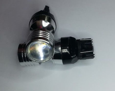 Светодиодная автолампа белая 7443 W21/5W (T20), 20W RED (670Lm) CREE LED двухконтактная белая (Non-canbus) | Зображення 1