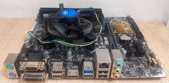 Комплект: материнська плата Asus H110M-A/M.2 / Intel Core i7-6700 (4 (8) ядра по 3.4 - 4.0 GHz) / 16 GB DDR4 / Intel HD Graphics 530 / Socket LGA1151 / Кулер б/в | Зображення 3