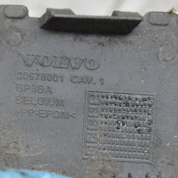 Заглушка фаркопа задня Volvo S40 V50 2004-2007 Заглушка гака заднього бампера Вольво с40 в50 30678001 | Зображення 2