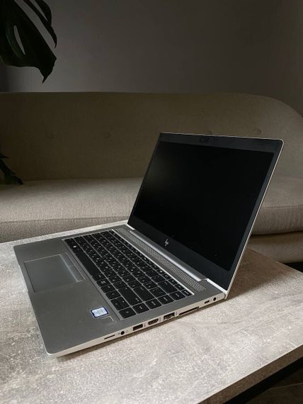 Ультрабук Б-класс HP EliteBook 840 G5 / 14" (1920x1080) IPS / Intel Core i5-8350U (4 (8) ядра по 1.7 - 3.6 GHz) / 8 GB DDR4 / 256 GB SSD / Intel UHD Graphics 620 / WebCam / Win 10 б/у | Зображення 3