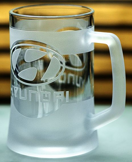 Пивний кухоль Hyundai Хюндай 670 мл з гравіюванням Подарунок автолюбителю  Келих з логотипом авто та легендарний слоган | Зображення 8