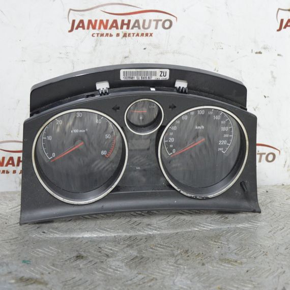 Панель приладів 1.9 CDTI автомат Opel Astra H Zafira B 04-11 Приладова панель Опель Астра Н Зафіра Б 13225981