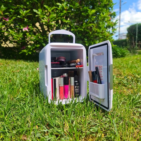 Автомобильный дорожный холодильник 4л Ruhhy 8040 белый 12 - 220 В | Зображення 2