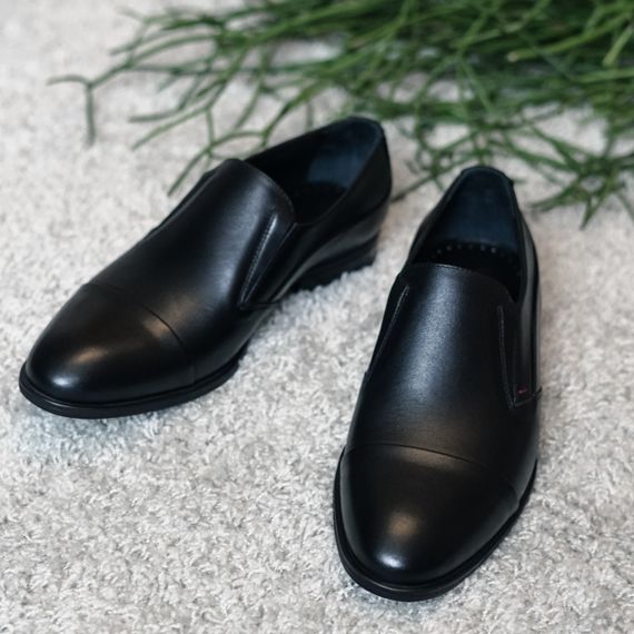 Практичні туфлі без шнурків 44 розмір