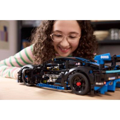 Конструктор LEGO Technic Автомобиль для гонки Porsche GT4 e-Performance (42176) | Зображення 2