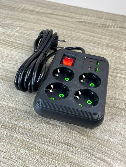 Мережевий фільтр K83 подовжувач 3 м для дому та офісу 4 USB-порти 3 розетки 5V 2.1A 2500 Вт Чорний | Зображення 3