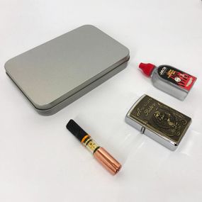 Стильна запальничка у подарунок N2 / Незвичайна запальничка / PO-186 Бензинова запальничка