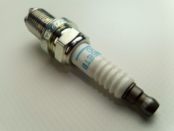 Свічка запалювання NGK BKUR6ETB-10/5742 Laccetti 1.8 LDA (96307729) | Зображення 2