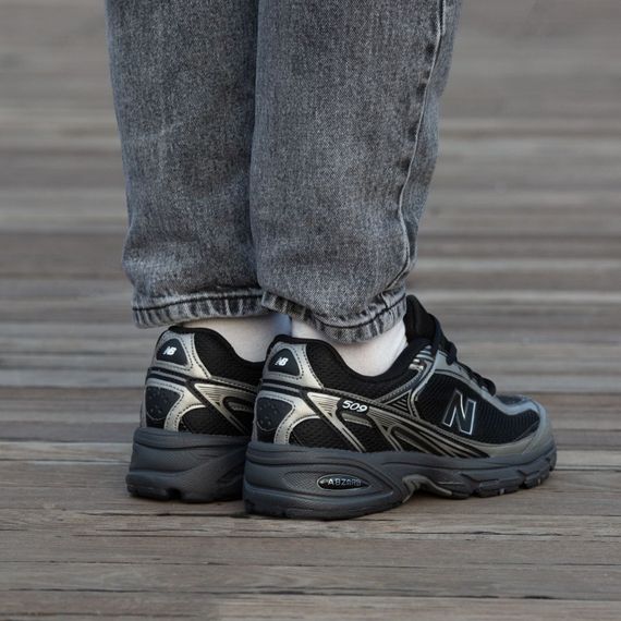 Демісезонні кросівки New Balance колір чорний, бронзовий | Зображення 3