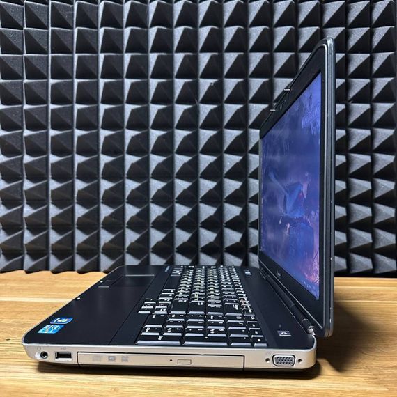 Ноутбук Dell Latitude E5530 / 15.6" (1366x768) TN / Intel Core i5-3340M (2 (4) ядра по 2.7 - 3.4 GHz) / 8 GB DDR3 / 128 GB SSD / Intel HD Graphics 4000 / WebCam / DVD-RW / Win 10 б/в | Зображення 5