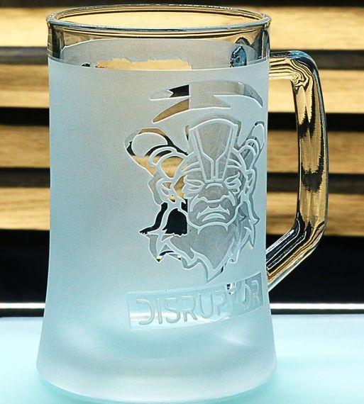 Пивной бокал с ручкой 670 мл Dota 2 с гравировкой Кружка с логотипом DOTA бокал Disruptor Подарок геймера | Зображення 4