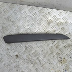 Накладка переднього бампера права Opel Astra H 2004-2010 Накладка бампера передня права Опель Астра 13121994