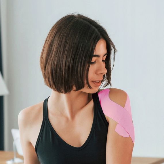 Стрічка кінезіологічна (кінезіо тейп) 4FIZJO 5 см x 5 м 4FJ0625 Light Pink (P-5907739316028) | Зображення 6