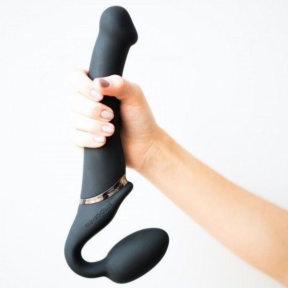 Безремінний страпон з вібрацією Strap-On-Me Vibrating Black M, діаметр 3,8см, пульт ДК, регульований sexstyle | Зображення 3