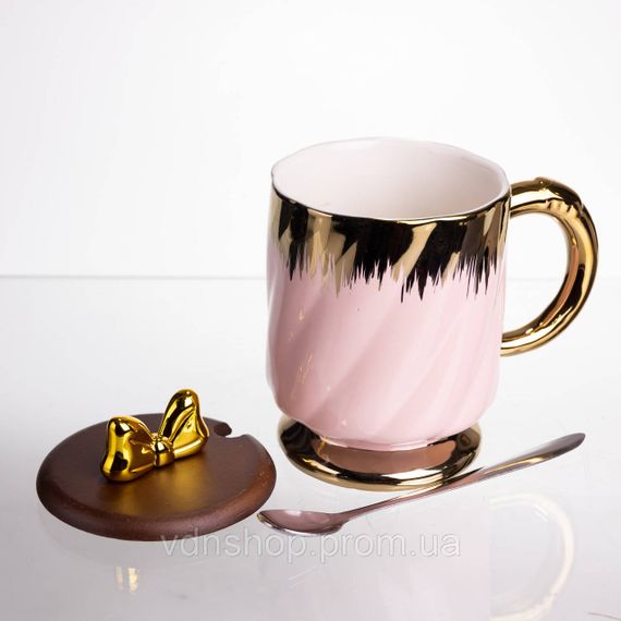 Новогодняя фарфоровая чашка "Золотой Вихрь" 450 мл с крышкой и ложкой Yiwu FM-23B | Зображення 3