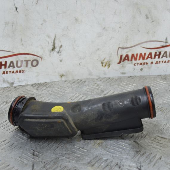 Патрубок інтеркулера 1.4 TSI Volkswagen Golf V 2003-2009 Шланг системи охолодження Фольксваген 03C145674A | Зображення 1