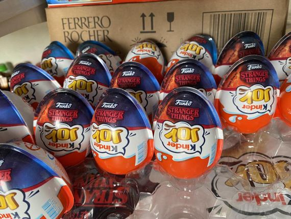 🚀🔥 Kinder Joy Strong Things 20 г – шоколадне яйце з іграшкою | Нова серія | Оригінал | Зображення 7