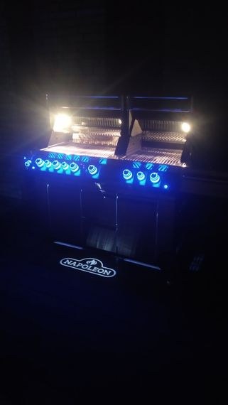 Газовий гриль Napoleon Prestige PRO 825 RSBI з бічним пальником Sizzle Zone і вертілем (69532) нерж сталь PRO825RSBIPSS-3-RC Код: 005767 | Зображення 1