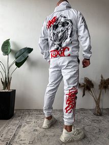 Костюм