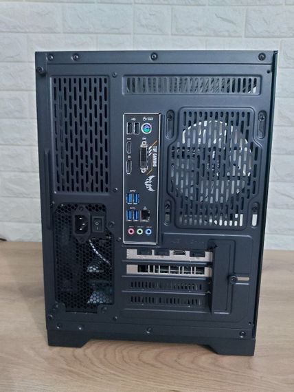 Ігровий ПК 1stPlayer UV5 View Tower / Intel Core i5-10400F (6 (12) ядер по 2.9 - 4.3 GHz) / 16 GB DDR4 / 1000 GB SSD M.2 / nVidia GeForce GTX 1660 Super, 6 GB GDDR6, 192-bit / 600W / Windows 11 Pro б/в | Зображення 5