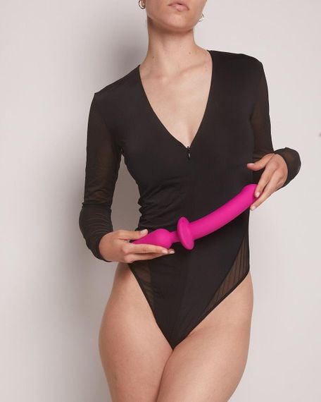 Анальная пробка с дилдо 2в1 Strap-On-Me SWITCH PLUG-IN DILDO Fuchsia L, диаметр 4,5/3,4 см | Зображення 4