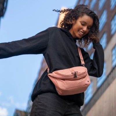 Рюкзак туристичний Pacsafe CX convertible backpack рожевий (20410340) | Зображення 2