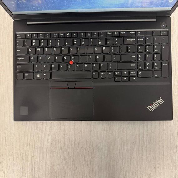Ультрабук Б-класс Lenovo ThinkPad E15 Gen 2 / 15.6" (1920x1080) IPS / Intel Core i5-1135G7 (4 (8) ядра по 2.4 - 4.2 GHz) / 8 GB DDR4 / 256 GB SSD / Intel Iris Xe Graphics / WebCam б/у | Зображення 2
