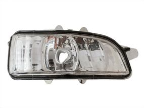 Повторитель поворотник в зеркало правый Volvo S40 V50 C30 V70 C70 S60 S80 V40 вольво с30 с40 в50 в70 с60 с80