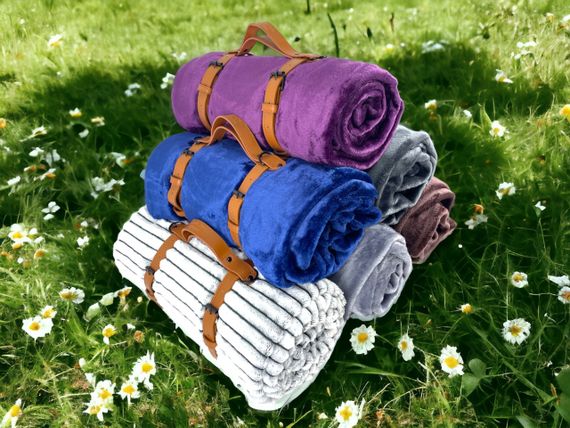 Плед тревел флісовий 150х200 темно-сірий з ременем Love You | Зображення 2