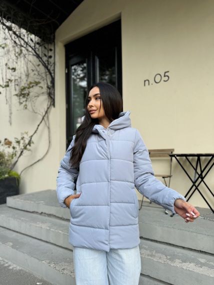 Женская теплая стеганая куртка зефирка на молнии и кнопках  с капюшоном размер 48 цвет серый UH270 | Зображення 5