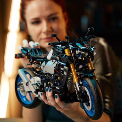 Конструктор LEGO Technic Yamaha MT-10 SP 1478 деталей (42159) | Зображення 7