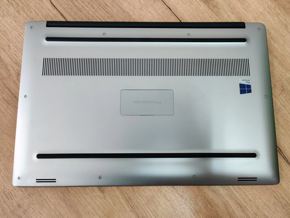 Ноутбук Dell Precision 5520/15.6"IPS/i7 7820HQ/8Gb/SSD240Gb/Quadro M1200-4Gb | Зображення 5