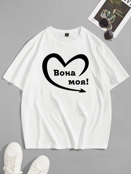 Футболка з мерчем