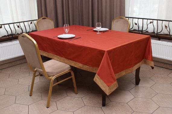 Скатертина Kayra "Carmen" тафта з шеніловим кантом 165×300 см теракотова